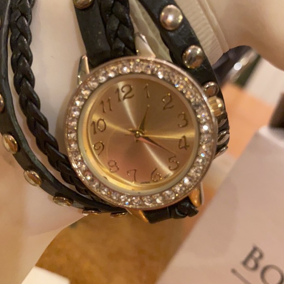 Leather wrap watch bracelet Gold face w/rhinestone - Picture 3 of 9